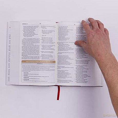 NKJV, Maxwell Leadership Bible, Third Edition, Compact, Leathersoft, Black, Comfort Print: Holy Bible, New King James Version [KSIĄŻKA]