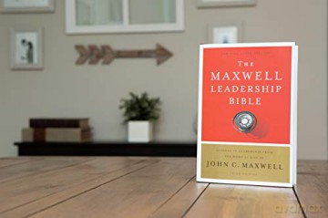 NKJV, Maxwell Leadership Bible, Third Edition, Premium Cowhide Leather, Brown, Comfort Print: Holy Bible, New King James Version [KSIĄŻKA]