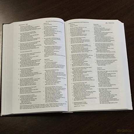 NKJV, Pew Bible, Hardcover, Blue, Red Letter, Comfort Print: Holy Bible, New King James Version [KSIĄŻKA]