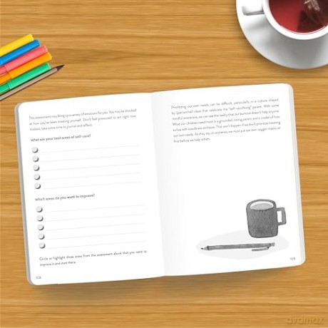 Raising Good Humans Guided Journal - Hunte Clarke-Fields [KSIĄŻKA]