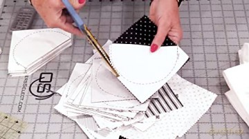 Sew Very Easy Quilt-As-You-Go Clamshells: 5 classic projects, amazingly fast results - Laura Coia [KSIĄŻKA]