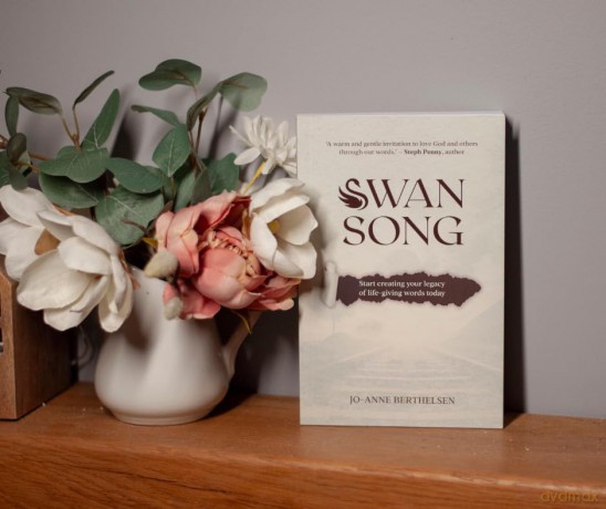 Swansong - Jo-Anne Berthelsen [KSIĄŻKA]