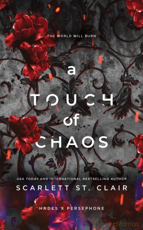 Touch Of Chaos - Scarlett St Clair [KSIĄŻKA]