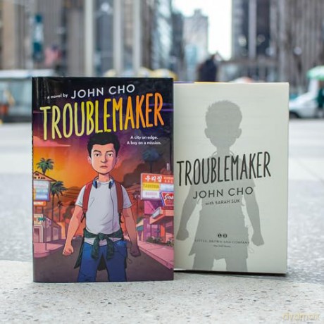 Troublemaker - John Cho [KSIĄŻKA]