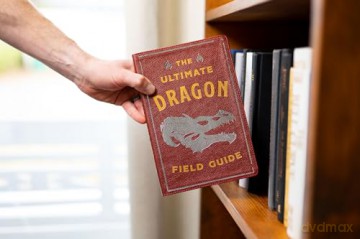Ultimate Dragon Field Guide: The Fantastical Explorer's Handbook (Ultimate Field Guides) - Kelly Gauthier [KSIĄŻKA]