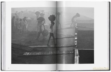 Workers An Archeology Of The Industrial - Sebastiao Salgado [KSIĄŻKA]