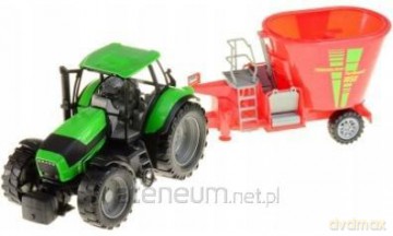 Traktor z maszyną rolniczą