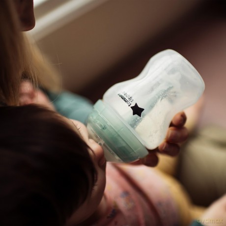 TOMMEE TIPPEE Zestaw 2 smoczków MID FLOW AAC CTN TTP 42112852