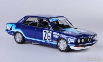 Neo Models Bmw 528i Gr.A (E28) Gitanes [ZABAWKA]
