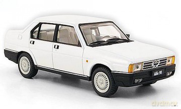 Pego Alfa Romeo 90 Berlina (white) [ZABAWKA]