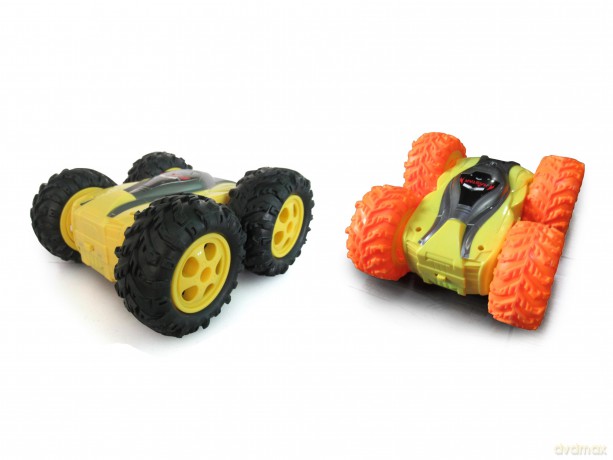 RASTAR R/C Stunt Car(2 type of wheels)2.4G (19030R)