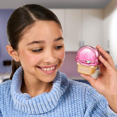 Real Littles Tiny Tins, Real Metal Tin With 4 Charms, Includes Real Working Stationery (30496)