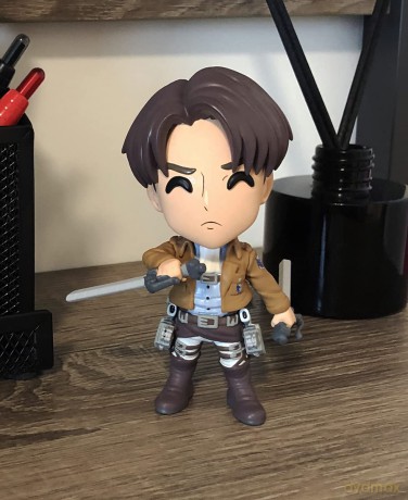Attack on Titan Vinyl Figur Levi 11 cm [FIGURKA]