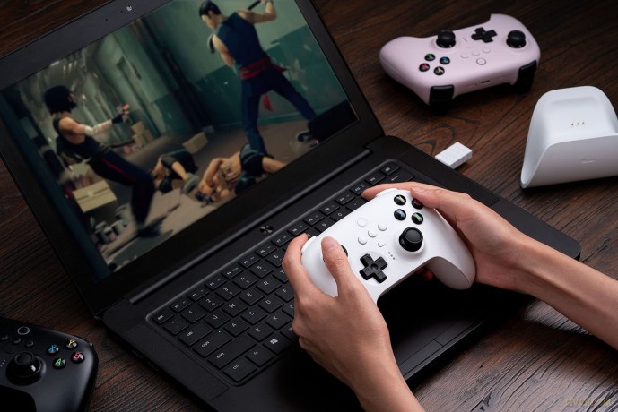 8BitDo Ultimate Controller with Charging Dock - Pink