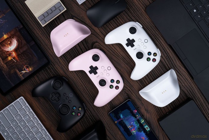 8BitDo Ultimate Controller with Charging Dock - Pink