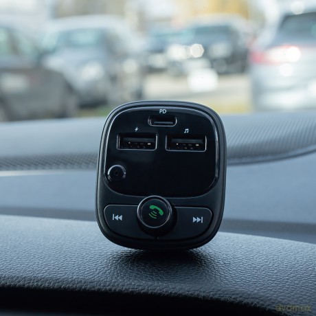 Forever transmiter FM Bluetooth 2 x USB-A 1 x USB-C PD 30W TR-370 czarny