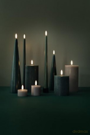 Uyuni - LED cone candle - Pine green, smooth - 5,8x21,5 cm (UL-CO-PG06021)