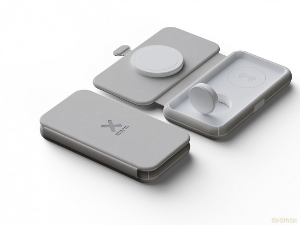 Xtorm - Foldable Wireless Travel Charger 3in1 - 15W