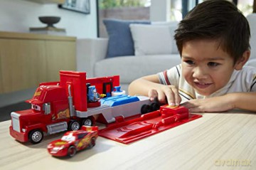 Disney Cars - Mobile Tune-Up Mack Playset (HDC75)