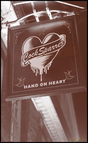 Cock Sparrer: Hand On Heart (Collectors) [KASETA]