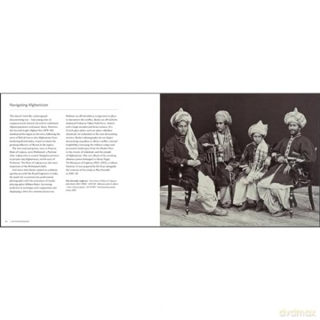 100 Photographs from the Collections of the National Trust (The National Trust Collection) - Anna Sparham [KSIĄŻKA]