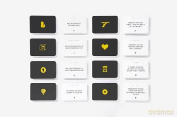 100 Questions: A Toolkit of 100 Questions to Spark Exciting and Meaningful Conversations - The School of Life [KSIĄŻKA]