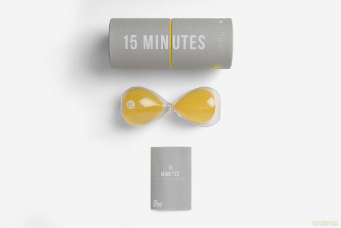 15 Minute Timer: An Elegant Hourglass Sand Timer Which Measures 15 Minutes Precisely from the Start of Each Turn - The School of Life [KSIĄŻKA]
