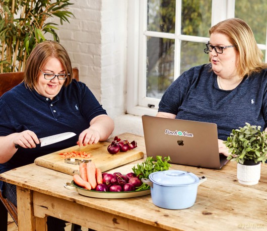 2020 Pinch of Nom Food Planner: Everyday Light - Kay Allinson [KSIĄŻKA]