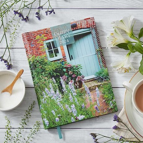 2024 Dairy Diary + Four Seasons Cookbook - Emily Davenport [KSIĄŻKA]