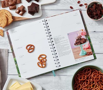 2024 Dairy Diary Set + Four Seasons Cookbook - Emily Davenport [KSIĄŻKA]