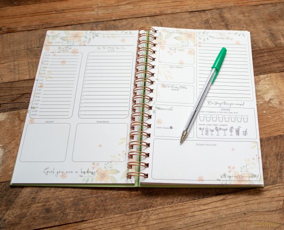 Bad Bitch Bible - Daily Planner - Books by Boxer [KSIĄŻKA]