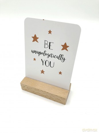 Be Strong: 52 Beautiful Cards of Inspiring Quotes and Empowering Affirmations to Encourage Confidence [KSIĄŻKA]