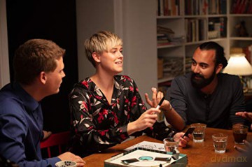 Bezzerwizzer | HINT | Party Game | Ages 15+ | 4-10 Players | 45 Minute Playing Time | UK Edition [KSIĄŻKA]