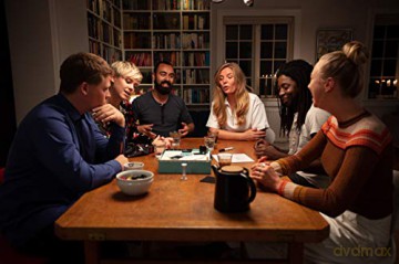 Bezzerwizzer | HINT | Party Game | Ages 15+ | 4-10 Players | 45 Minute Playing Time | UK Edition [KSIĄŻKA]