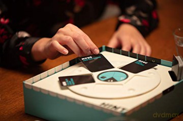Bezzerwizzer | HINT | Party Game | Ages 15+ | 4-10 Players | 45 Minute Playing Time | UK Edition [KSIĄŻKA]