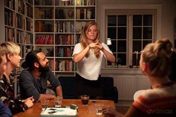Bezzerwizzer | HINT | Party Game | Ages 15+ | 4-10 Players | 45 Minute Playing Time | UK Edition [KSIĄŻKA]
