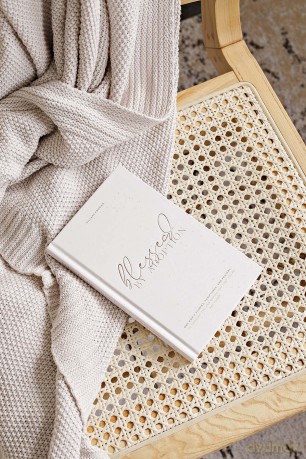 Blessed by Adoption: One Mom's Stories, Scriptures, and Prayers to Comfort You and Remind You That You're Not Alone: A Devotional and Prayer Journal for Adoptive Moms - Hillary Froning [KSIĄŻKA]