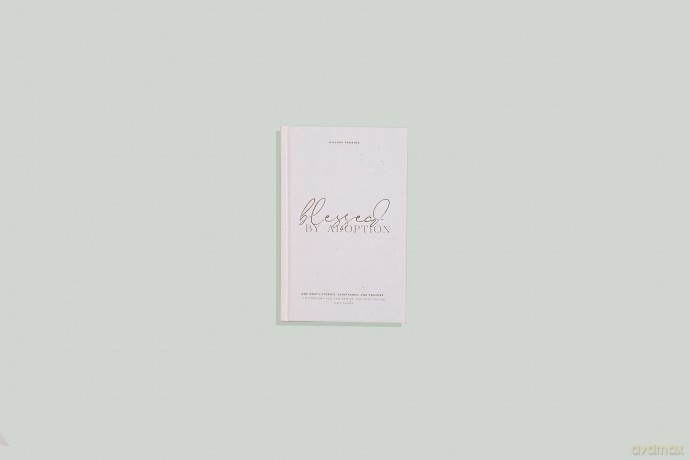 Blessed by Adoption: One Mom's Stories, Scriptures, and Prayers to Comfort You and Remind You That You're Not Alone: A Devotional and Prayer Journal for Adoptive Moms - Hillary Froning [KSIĄŻKA]