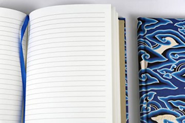 Blue Batik Clouds Hardcover Journal: Lined Notebook: With Ribbon Bookmark: Blank Notebook with Ribbon Bookmark - Tuttle Studio [KSIĄŻKA]