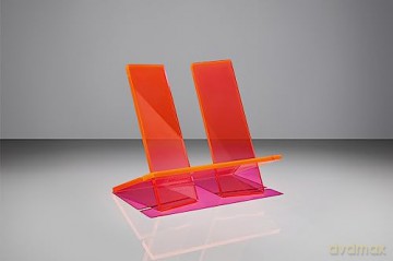 Bookstand. Medium. Radiant Pink - Taschen [KSIĄŻKA]
