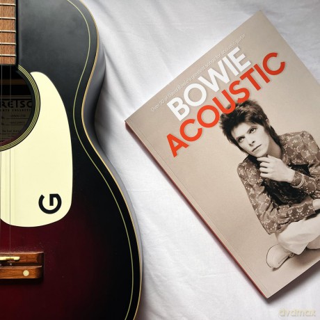 BOWIE: Acoustic - over 30 of David Bowie's best songs for acoustic guitar (TAB and standard notation): 30 greatest songs for acoustic guitar - David Bowie [KSIĄŻKA]