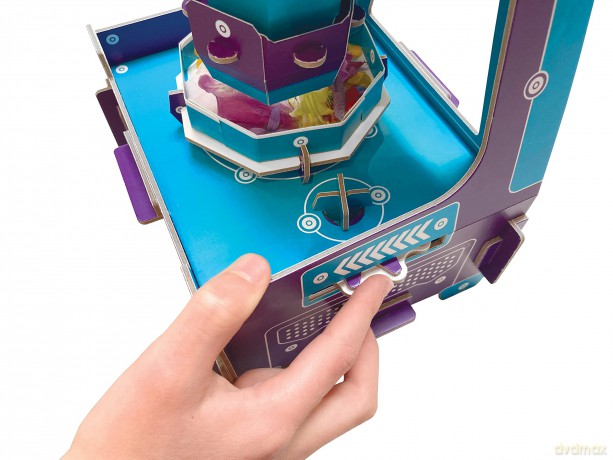Build Your Own Kaleidoscope - With Rotating Stand and Tray - Eco Friendly Cardboard Craft Kit - Ages 8+ [KSIĄŻKA]