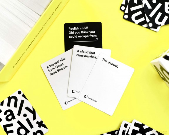 Cards Against Humanity: Family Edition - The Actual, Real, Official Family Edition of CAH [KSIĄŻKA]