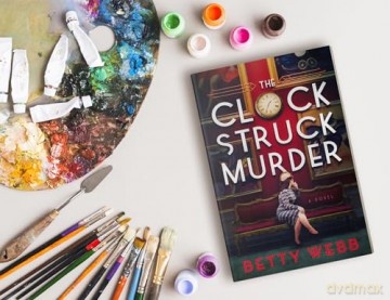 Clock Struck Murder: 2 (Lost in Paris) - Betty Webb [KSIĄŻKA]