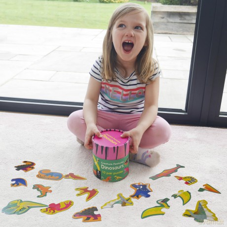 Creature Features: Dinosaurs: A Pair Puzzle - Natasha Durley [KSIĄŻKA]