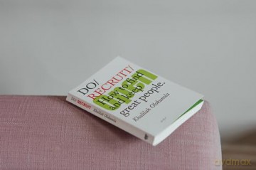 Do Recruit: How to find and keep great people.: 39 (Do Books) - Khalilah Olokunola [KSIĄŻKA]