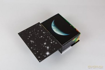 Earth and Space: 100 Postcards Featuring Photographs from the Archives of NASA - Nirmala Nataraj [KSIĄŻKA]