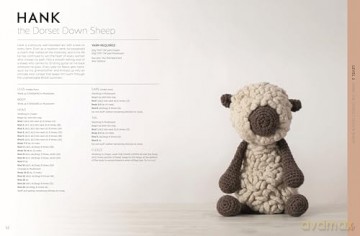 Edward's Menagerie New Edition: Over 50 easy-to-make soft toy animal crochet patterns - Kerry Lord [KSIĄŻKA]