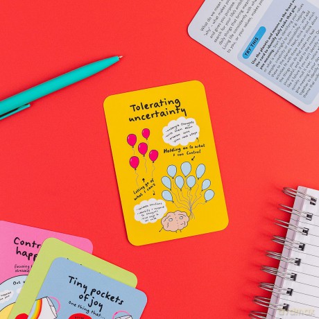 Emotional First Aid Kit: 45 cards for self-care - Dr Emma Hepburn [KSIĄŻKA]