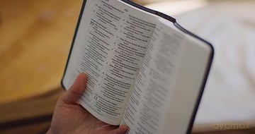 ESV Value Large Print Compact Bible, Black: English Standard Version, Value Large Print, Compact Bible, Trutone, Black - Esv [KSIĄŻKA]